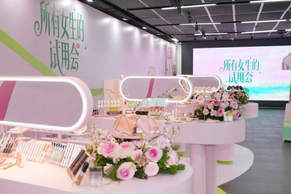 李佳琦直播间走进上戏，职场实战与美妆体验开启校企双向赋能