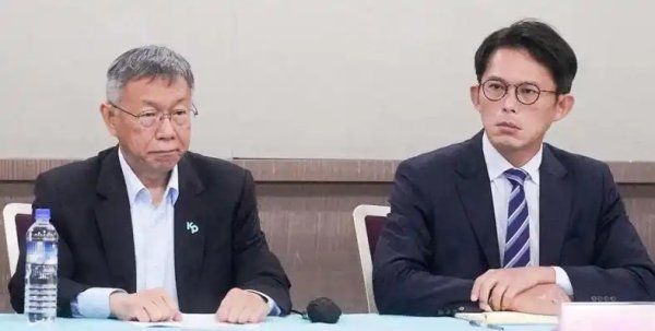 黄国昌号召白营支持者赴赖清德办公室前集结抗议，誓与民进党绿色威权对抗到底
